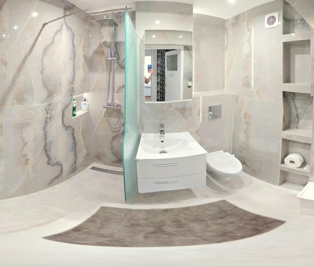 Studio Zelazna Rooms Near Old Town Varšava Exteriér fotografie